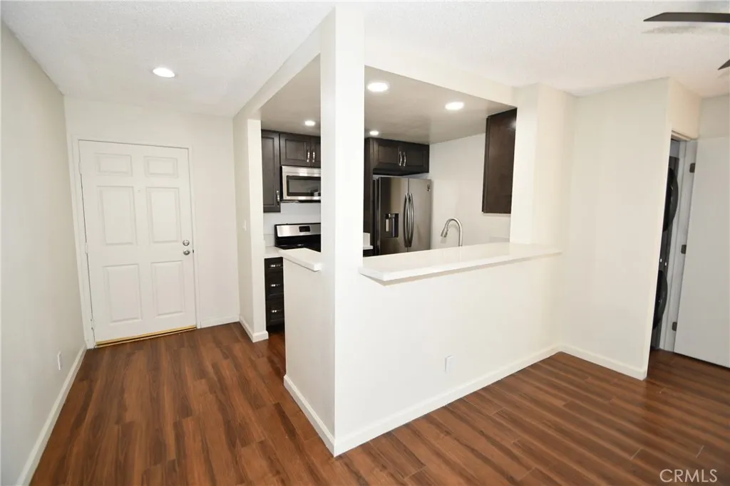 11852 Washington Place 3, Los Angeles, California 90066 home-pic-12